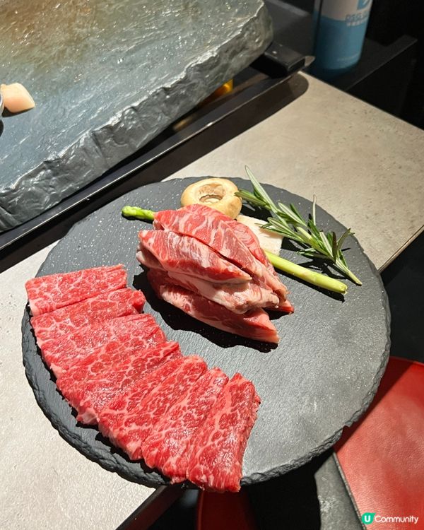 餐廳以濟州洞穴為主題,是一間韓式燒肉專門店,主打熟成五花肉和...