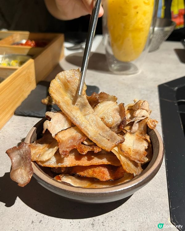 餐廳以濟州洞穴為主題,是一間韓式燒肉專門店,主打熟成五花肉和...