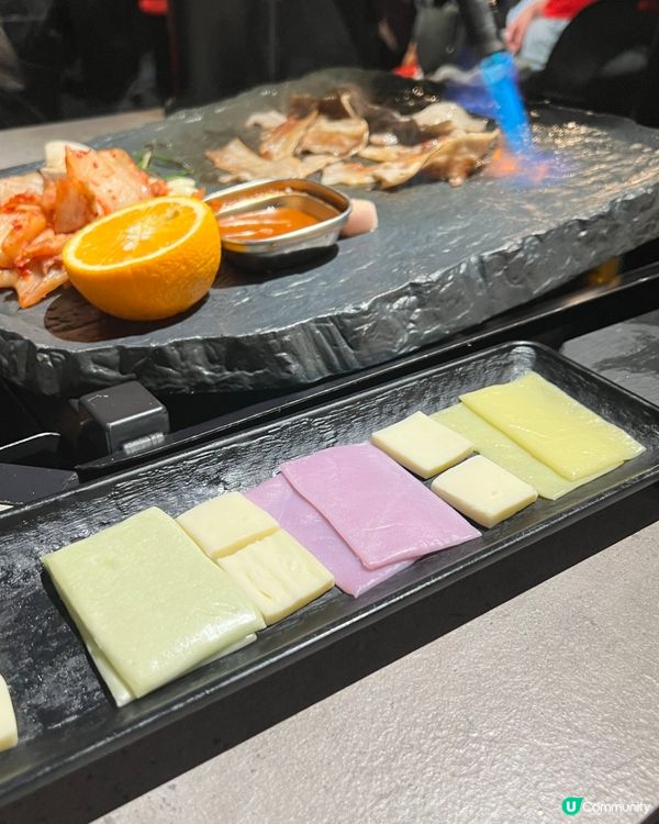 餐廳以濟州洞穴為主題,是一間韓式燒肉專門店,主打熟成五花肉和...