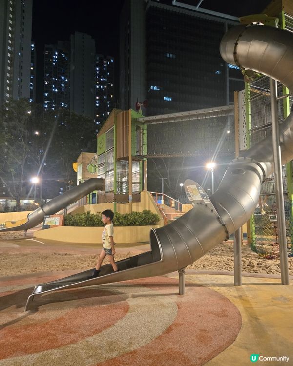 深水埗公園
Sham Shui Po Park 玩沙玩水