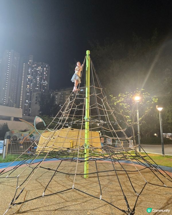 深水埗公園
Sham Shui Po Park 玩沙玩水