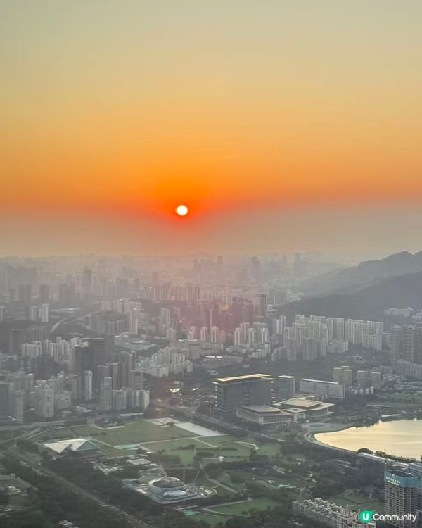 Sky high over Shenzhen ✨