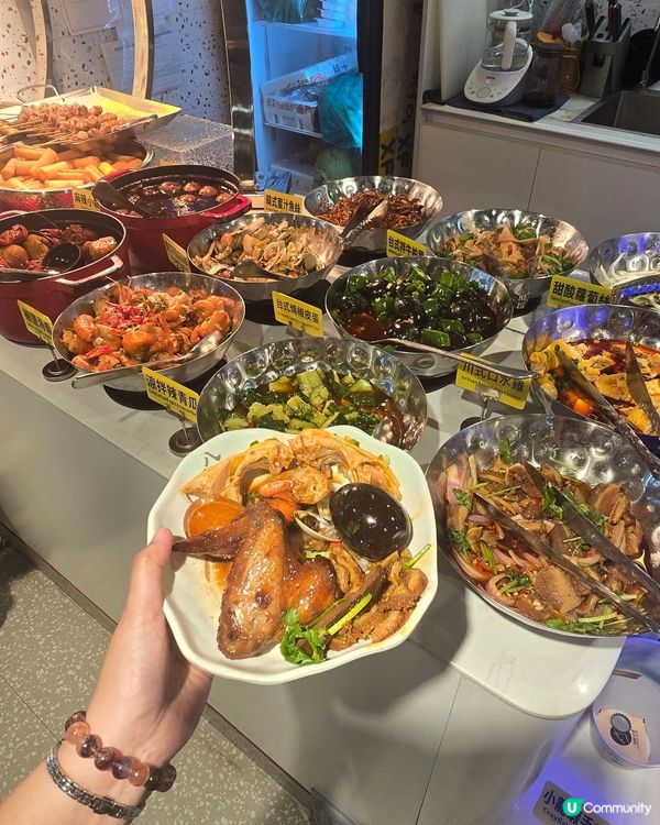 自助美食、雞煲燒烤及火鍋任食放題