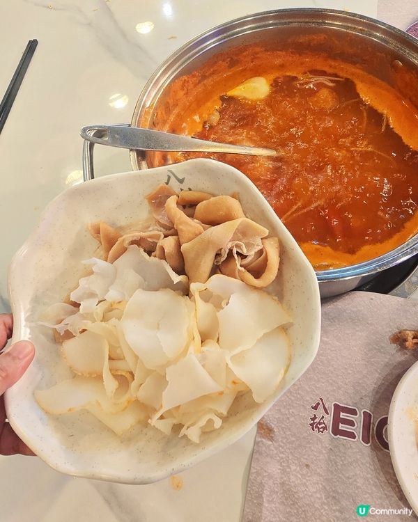 自助美食、雞煲燒烤及火鍋任食放題