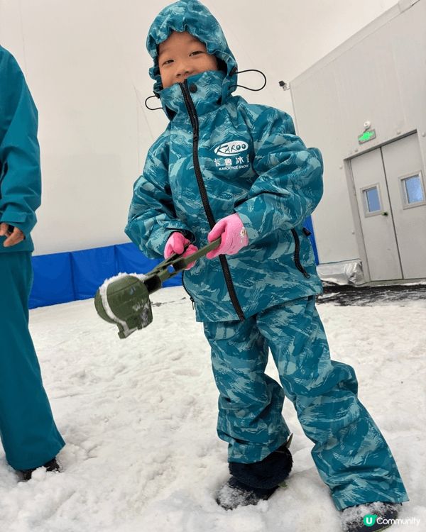 夏日炎炎，暑期同小朋友去了深圳觀瀾湖卡魯冰雪世界玩樂3小時，...