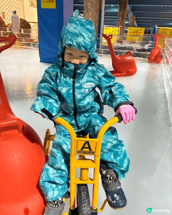 夏日炎炎，暑期同小朋友去了深圳觀瀾湖卡魯冰雪世界玩樂3小時，...