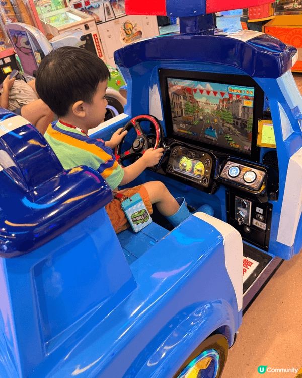 浚浚每一次去都係玩呢個警車嘅遊戲真係咁好玩咩 