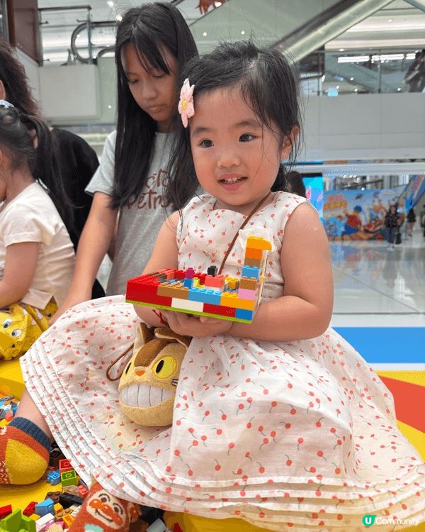 沙田新城市廣場既Lego 好啱小朋友玩，不停咁砌，玩極都唔捨...
