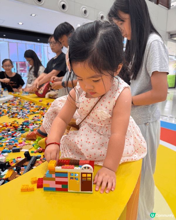 沙田新城市廣場既Lego 好啱小朋友玩，不停咁砌，玩極都唔捨...