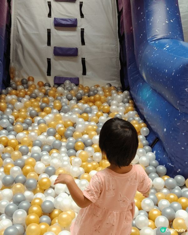 位於新蒲崗Mikiki大堂嘅playhouse ，範圍唔算大...