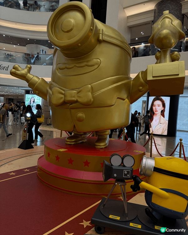 喺銅鑼灣時代廣場室內和室外都有好多Minion嘅打卡位，有啲...