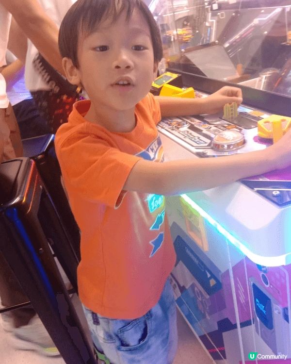 一定係冒險樂園 因為依家愈來愈多分店 又可以一齊玩 玩之餘又...