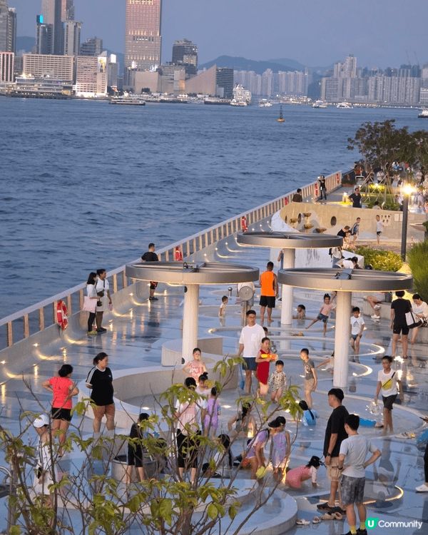 營盤新開既水公園，玩到唔捨得走😳加上黃昏🌆5pm 730pm...