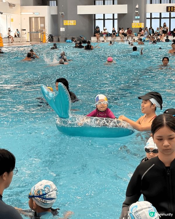 夏天一定要去游泳，咁先似夏天，仲可以去睇下展覽，一邊涼冷氣，...
