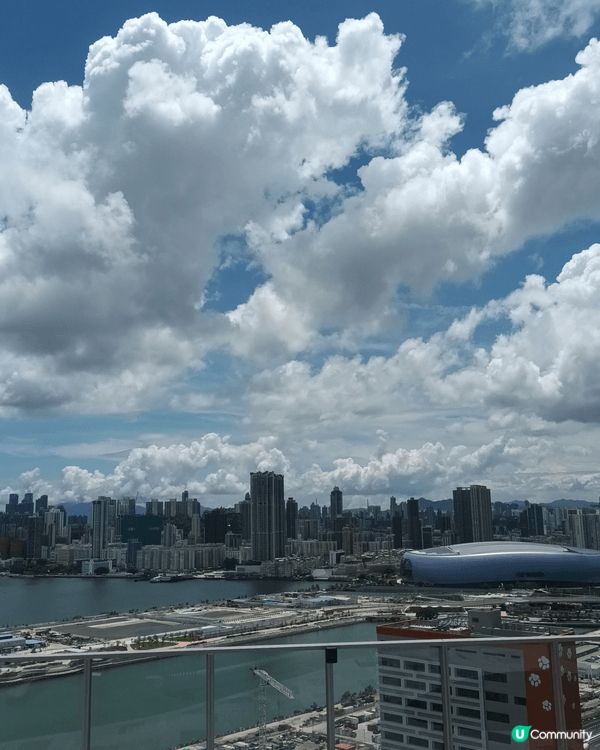 新開嘅megabox空中花園, 環境好靚, 又可以帶狗狗去玩...