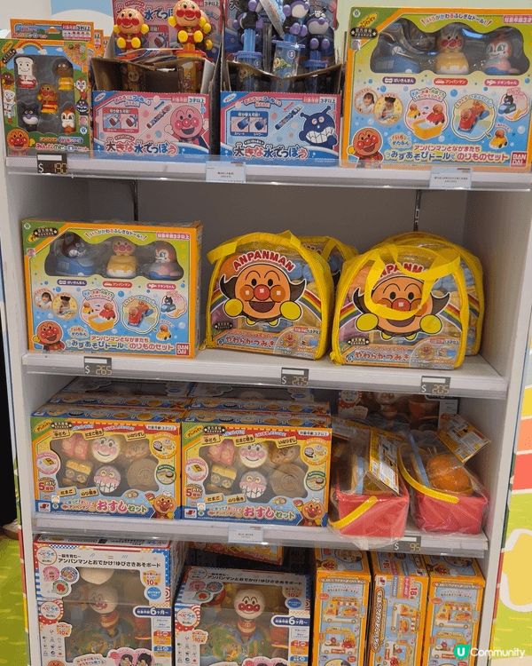 位上水廣場中庭位置擺放左麵包超人Pop Store, 場內有...