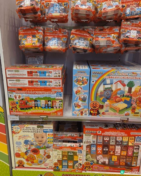位上水廣場中庭位置擺放左麵包超人Pop Store, 場內有...