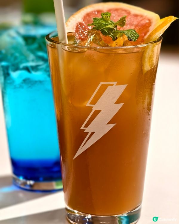 啟德體育園Cafe 1000個網球砌成打咭牆