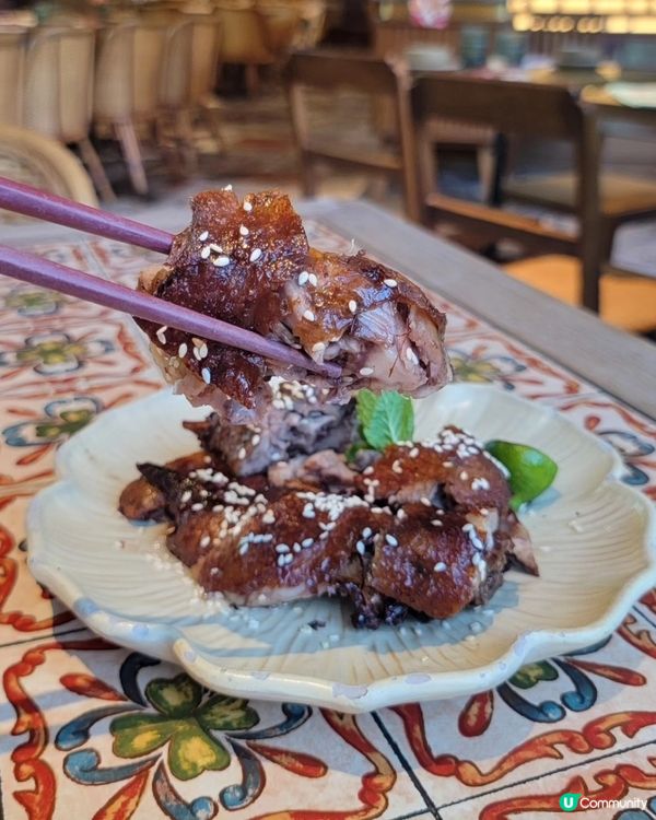 麻子川菜主打四川風味，地方喺商場地下，裝修簡潔，菜式有得揀辣...