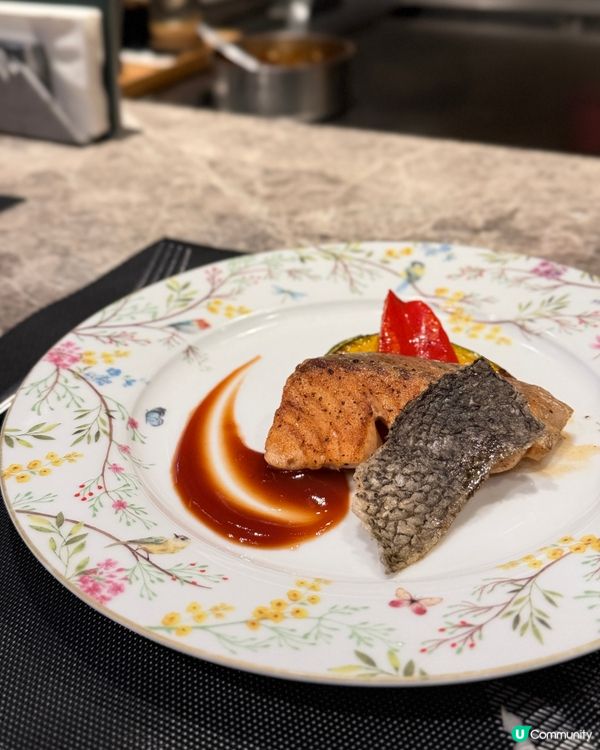 1人鐵板套餐 $588/位(有加一)而家 四人同行,一人免費...