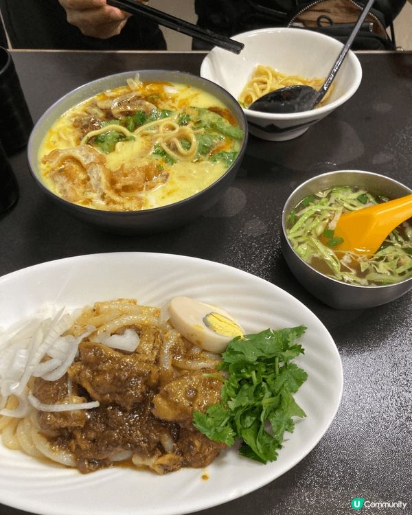 三盞燈麵食咖啡室係澳門三盞燈一帶幾有代表性嘅街坊小店,主打緬...
