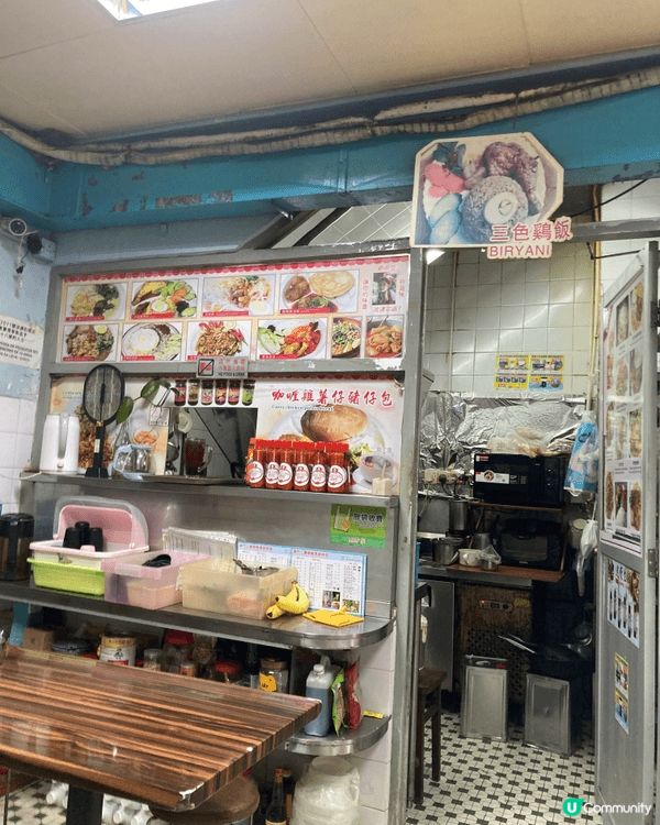 三盞燈麵食咖啡室係澳門三盞燈一帶幾有代表性嘅街坊小店,主打緬...