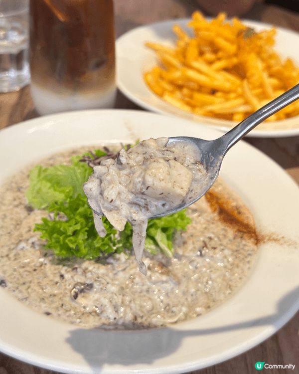 黑松露忌廉磨菇雞肉燉飯