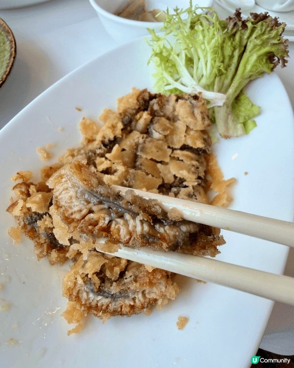 1. 在富豪坊飲茶吃的脆皮鰻魚: 皮脆肉嫩
