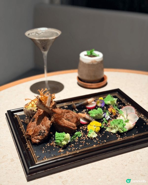 前幾天特別與朋友相約到 Peko Peko Eatery，體...