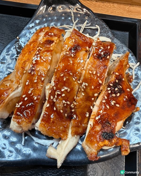三款都係食完會令人心心念念記住嘅美食！鮮紅色的士多啤梨奶凍入...