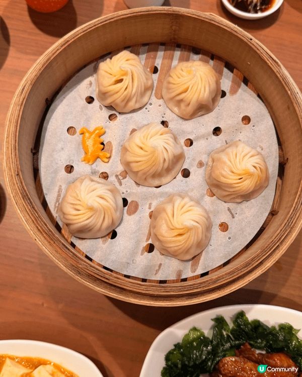 鼎泰豐米芝蓮推介餐廳，小籠包好好食，有湯汁，食到好飽飽，開心...