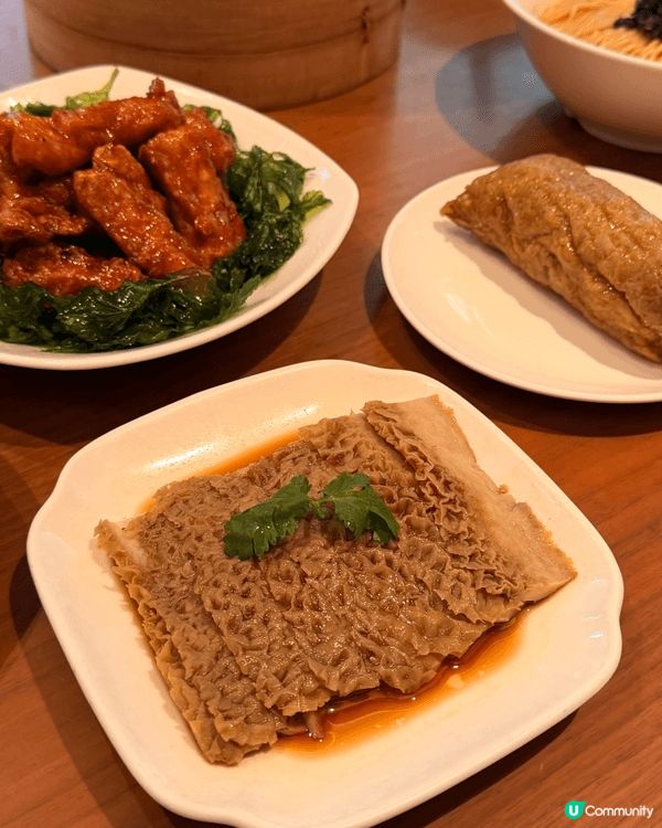 鼎泰豐米芝蓮推介餐廳，小籠包好好食，有湯汁，食到好飽飽，開心...