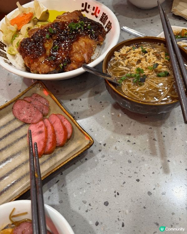 香港茶餐廳的美食台灣的地道美食雞髀飯超級正，茶餐廳口味經濟實...