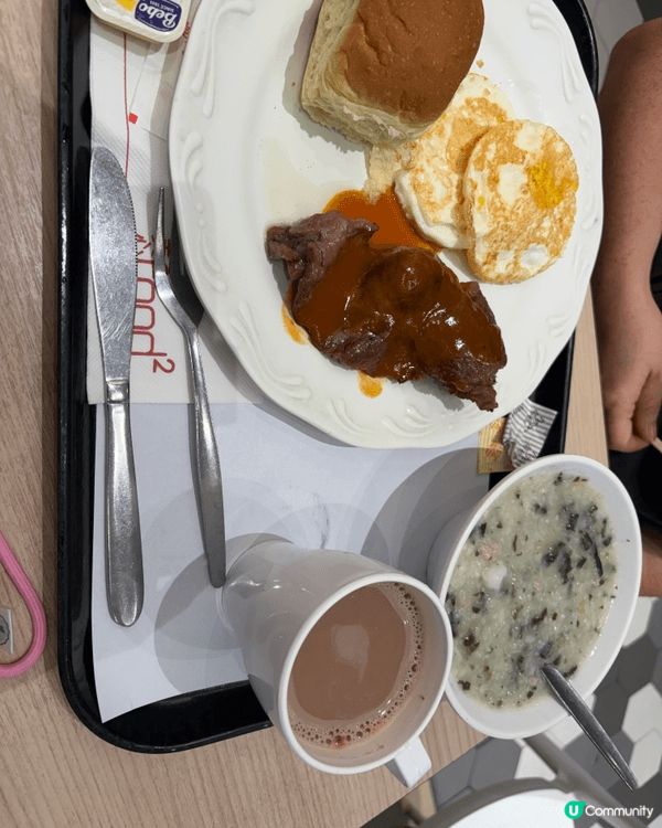 香港茶餐廳的美食台灣的地道美食雞髀飯超級正，茶餐廳口味經濟實...