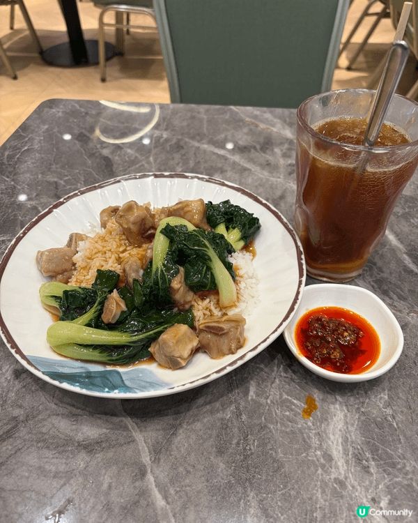 香港茶餐廳的美食台灣的地道美食雞髀飯超級正，茶餐廳口味經濟實...