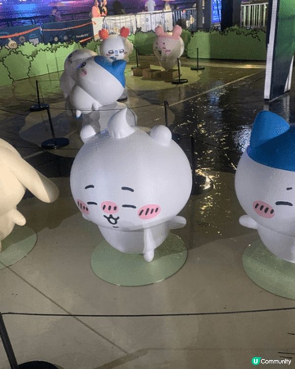以上的是之前的在尖東的展覽中的打卡點及靚相；在展覽內有幾個不...