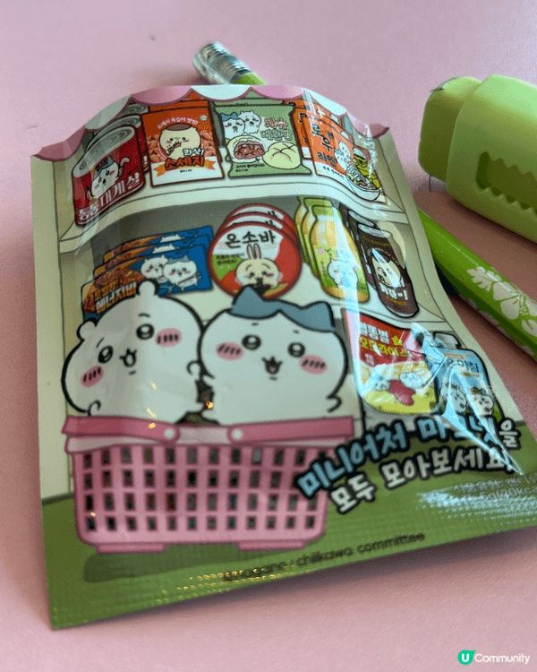在日本逛街的時候，我在好多好多的玩具裡面，第一眼就看到了小八...