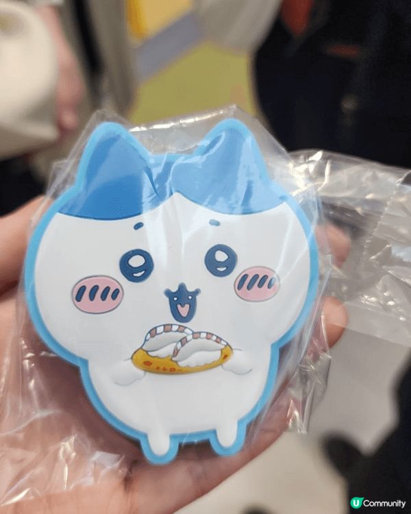 不論是手提旅行袋、糖果包、毛絨公仔、盲盒或是壽司店的聯乘商品...