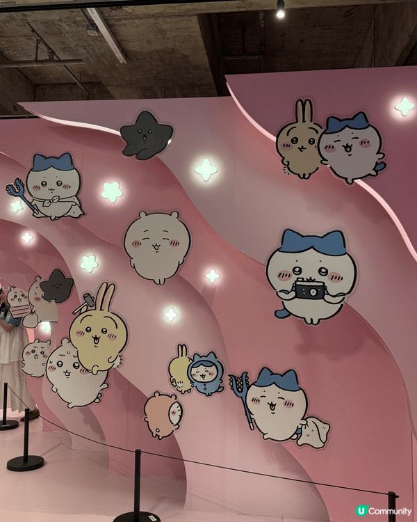 今次第一次去Chiikawa 展，入面有好多畫作，不同角色嘅...