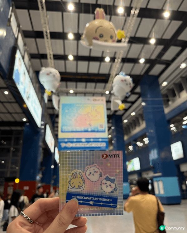 最近上映咗Chiikawa人魚島電影 香港有好多唔同嘅打卡位...