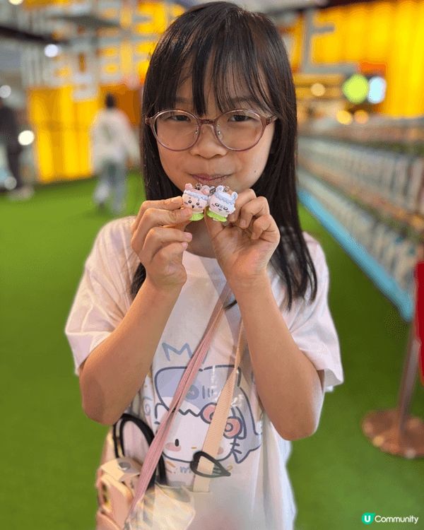 我和兩個女兒都是chiikawa的忠實粉絲🥰最近暑假和女兒們...