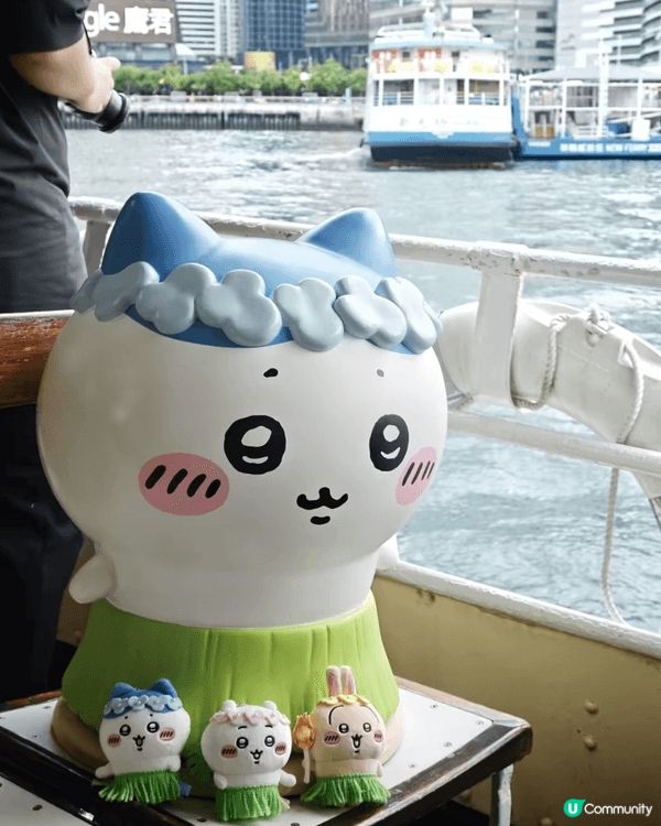 嘩！Chiikawa官方周邊終於出咗呢款花環草裙毛絨掛件，真...