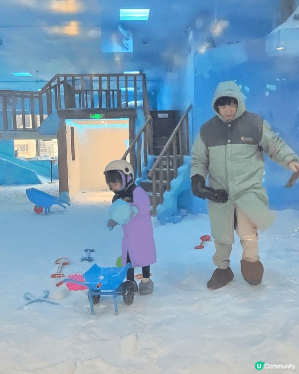 香港沒有地方有機會見到雪，甚至是玩到真雪，唯獨是歡樂天地能夠...