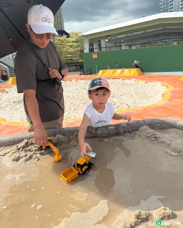 啟德既五行童樂園，又水又有沙俾小朋友玩