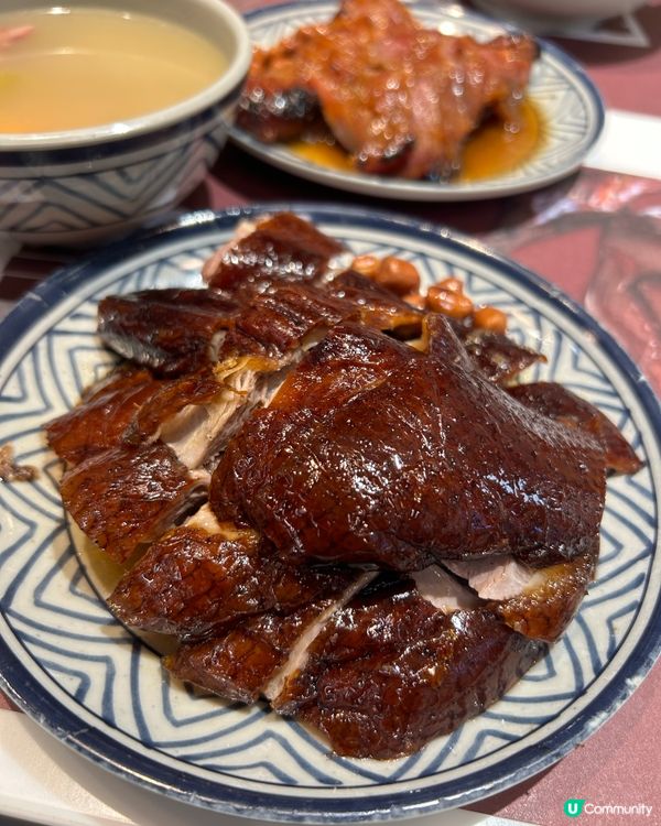 燒鵝是香港嘅美食特色之一,我都超愛吃燒鵝,上星期去了灣仔棋哥...