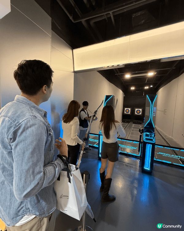 深圳嘅室內遊樂場有得玩碰碰車，又有得玩射箭，真係超期待新生命...