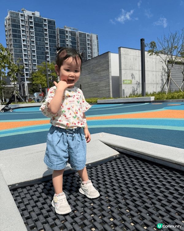 將軍澳南公園, 佔地非常大, 有適合不同年齡的遊樂設施, 設...
