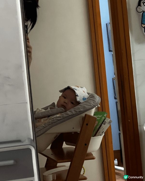 推介原因，係因為可以由出世開始將BB帶到餐枱旁邊，方便照顧、...