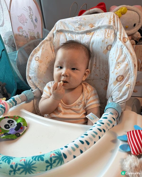 Combi 餐搖椅適合雙胞胎 BB：年紀細時可當搖椅安撫，長...