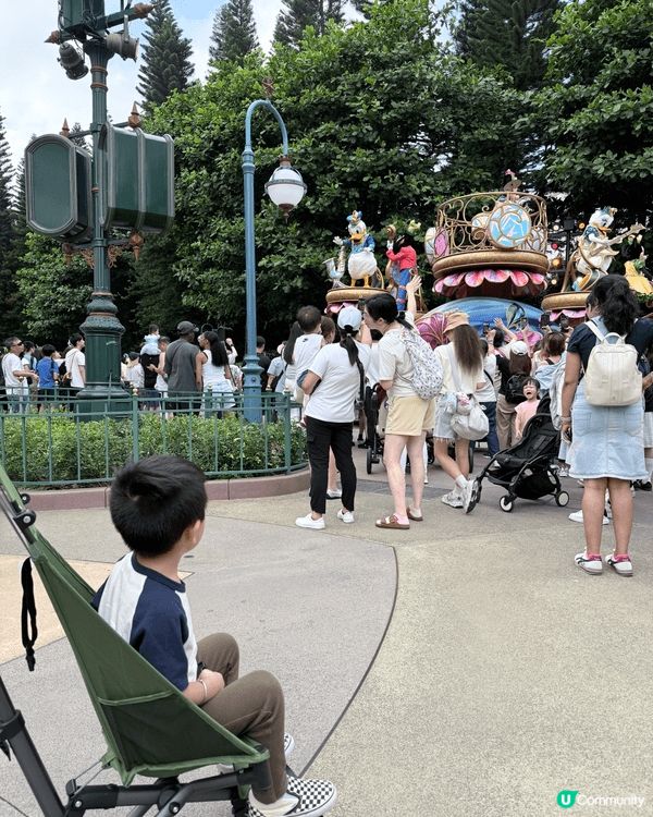 小朋友最開心就係去迪士尼士呢一類既主題公園，又要準備成日既野...